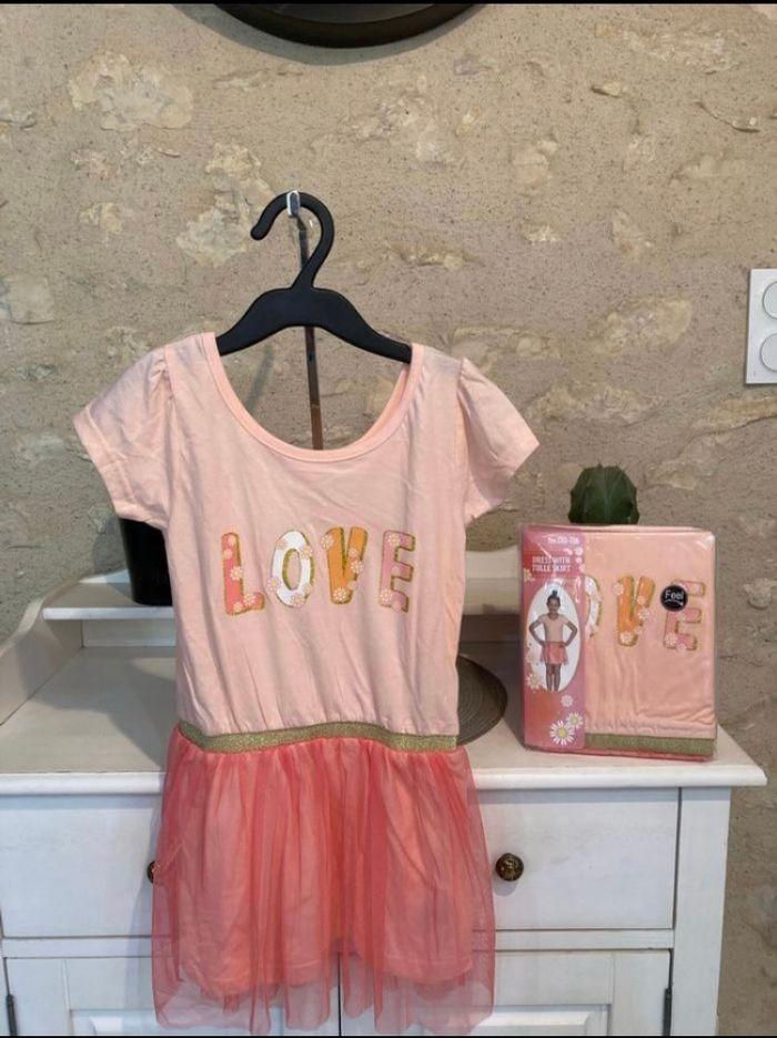 Robe Fille À Volants Imprimé Love  🌺 Taille 7/8 Ans 🌺 Neuve - photo numéro 1