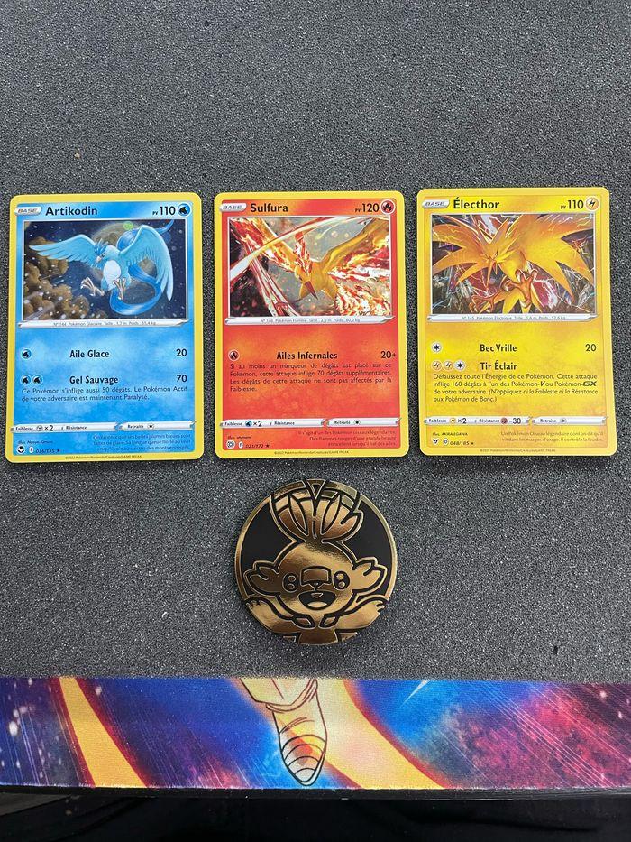 Lot de 3 cartes holographiques + jeton Pokémon ⭐️ - photo numéro 2