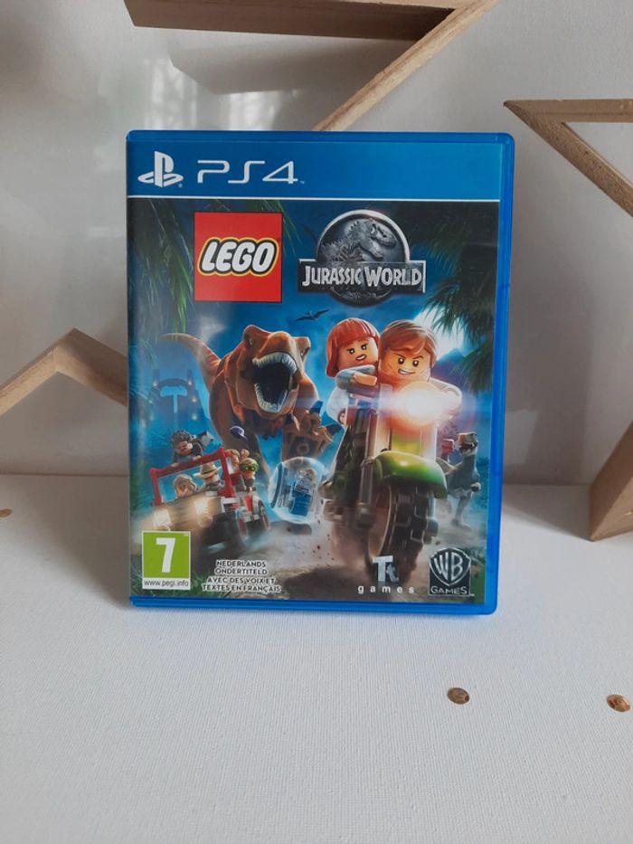 Jeu ps4 Lego Jurassic World - photo numéro 1