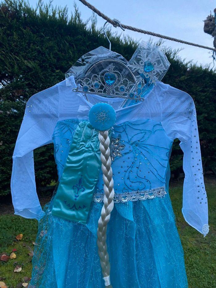 Robe de princesse la Reine des Neiges avec accessoires 130 cm - photo numéro 4