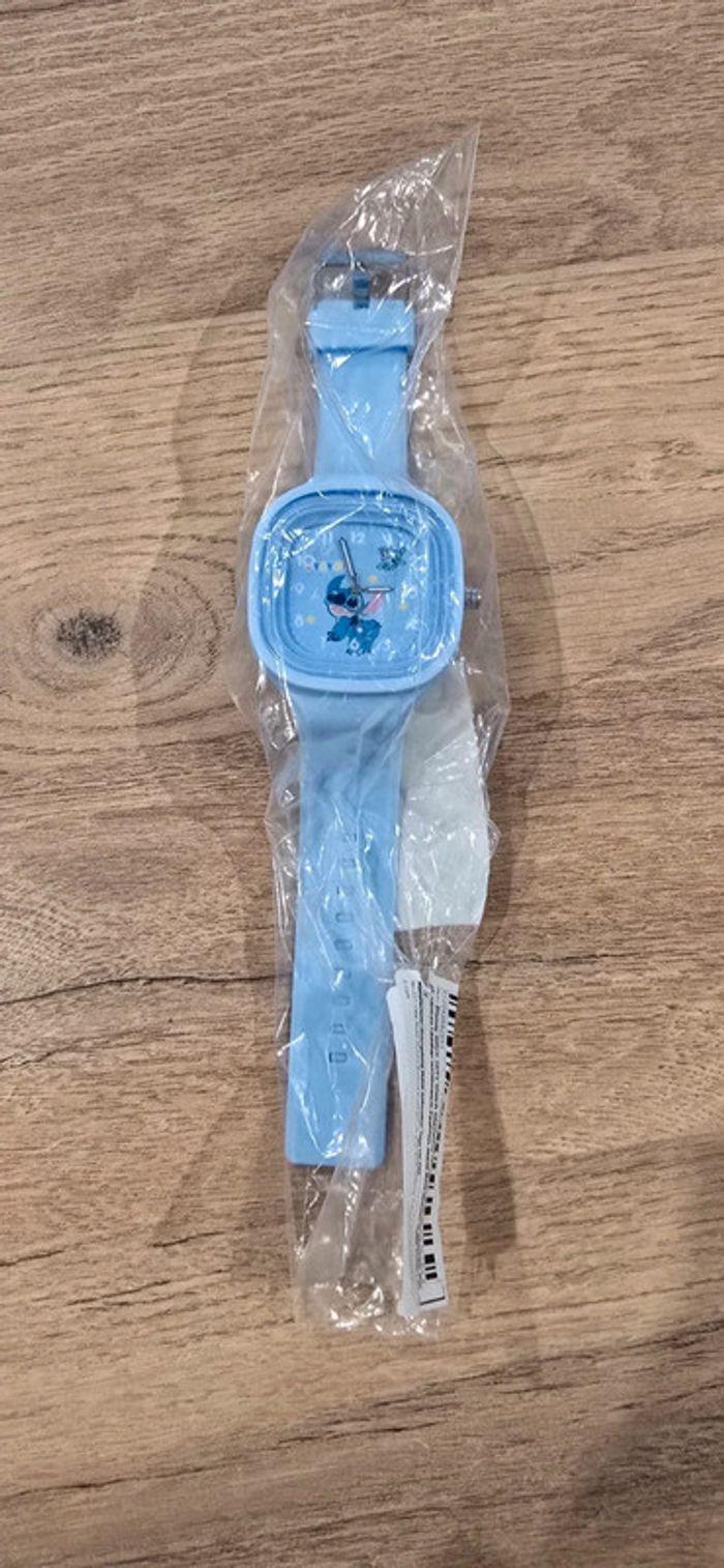 Montre stitch silicone neuve - photo numéro 2