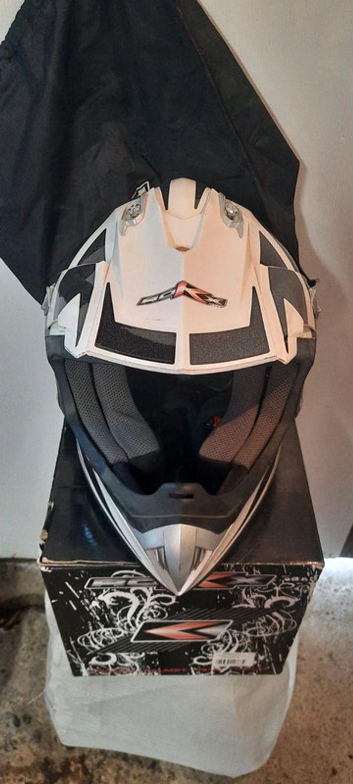 casque moto cross adulte/junior
taille S
55/56cm rokx helmet - photo numéro 3