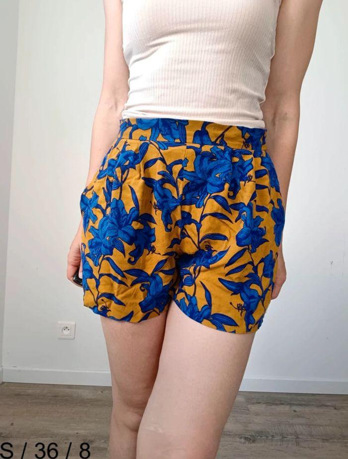 Short fluide bleu et jaune H&M taille 36 💖 - photo numéro 1