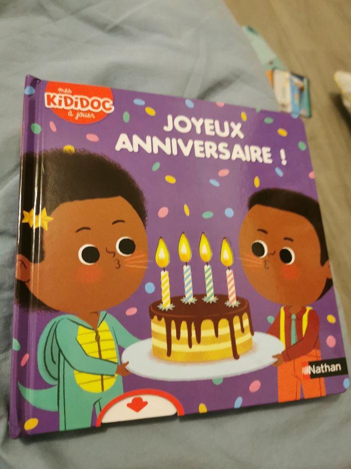 Livre joyeux anniversaire - photo numéro 1