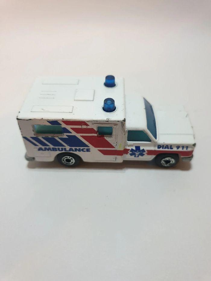 Matchbox 41, Ambulance de 1977, 1/64 - photo numéro 5