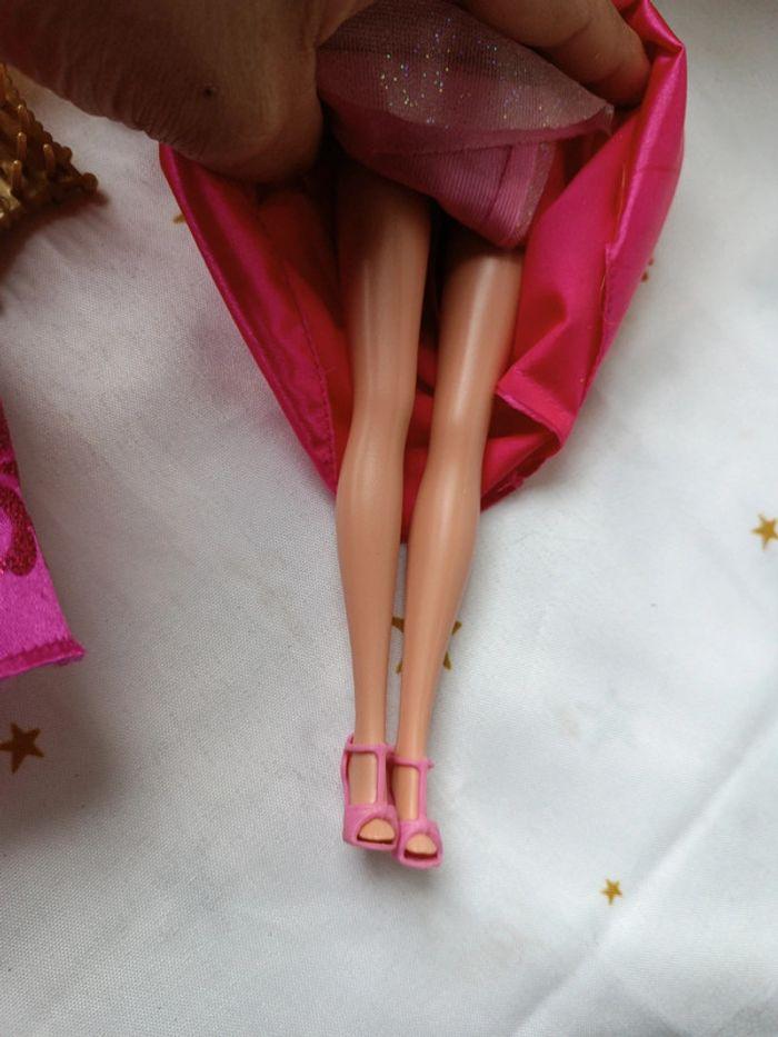 Poupée 2005 doll barbie mannequin mattel princesse Disney aurore beauty sleeping belle dormant store - photo numéro 12