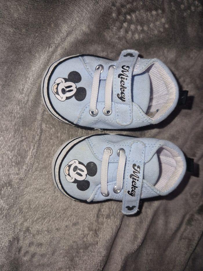 Chaussure bébé Mickey - photo numéro 1