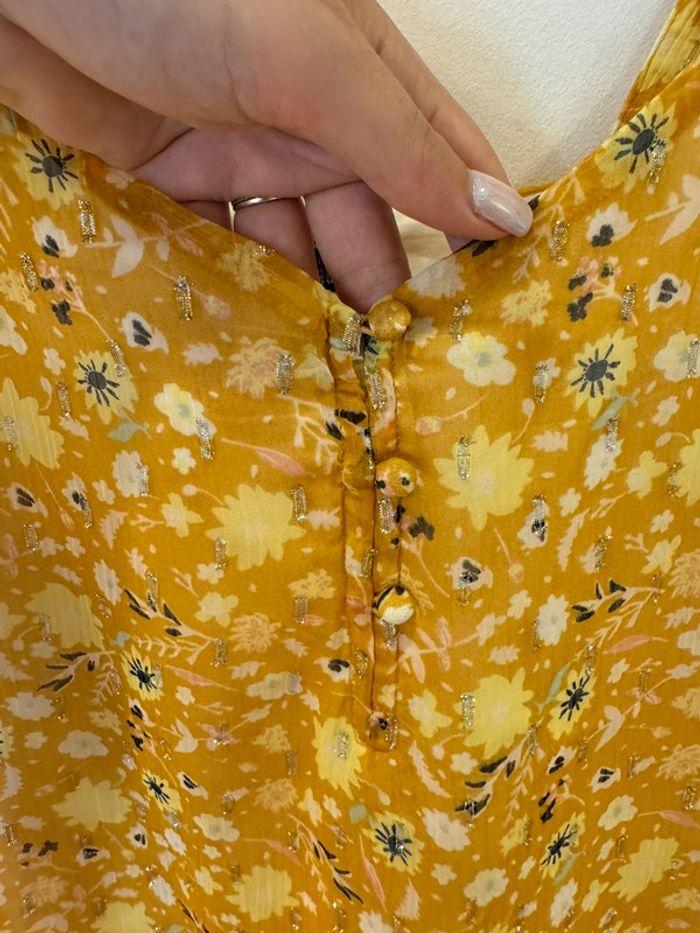 Top Kiabi jaune lurex fleuri Taille XL (46/48) - photo numéro 5