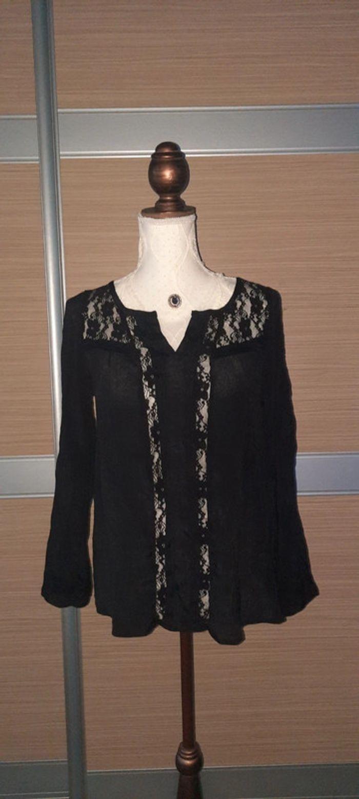 Blouse noire Kiabi taille M - photo numéro 1