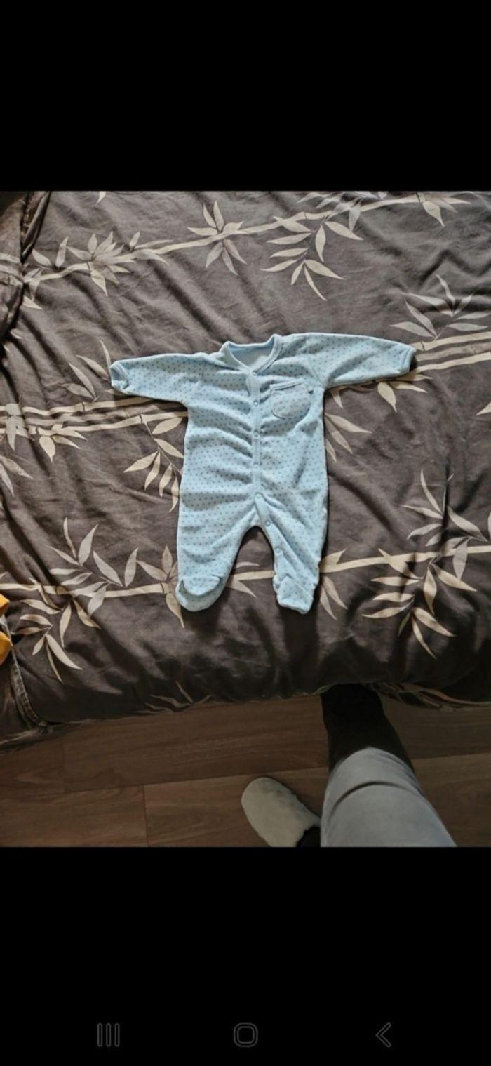 Lot de 4 Pyjamas bébé 0 mois jamais porté - photo numéro 3