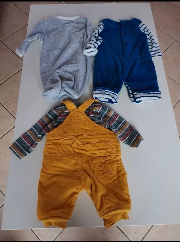 Lot  de vêtements de bébé 1 mois - photo numéro 2