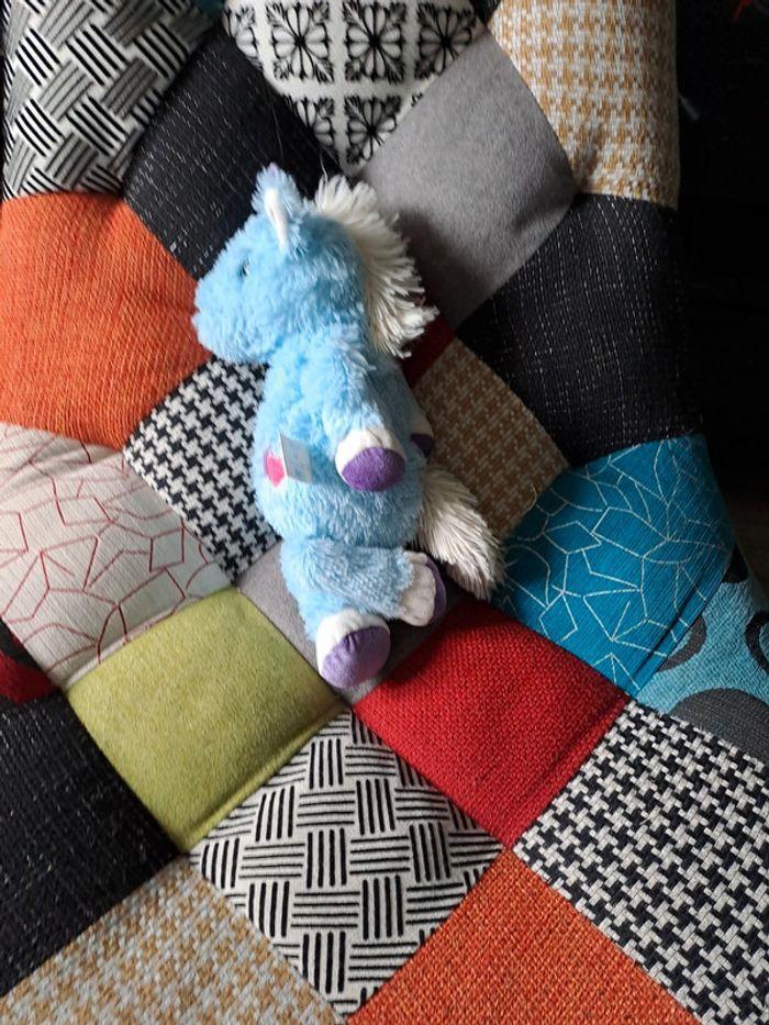 Licorne en peluche - photo numéro 5