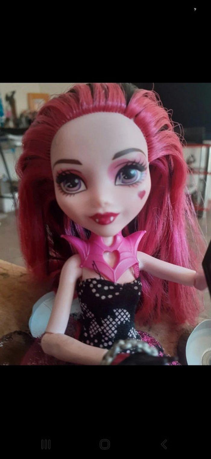 Poupée Monster High Draculaura et accessoires - photo numéro 2