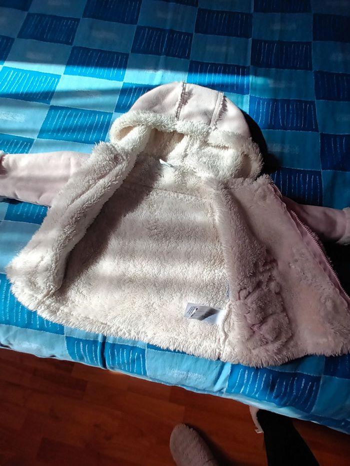 Manteau  Disney à capuche bébé fille 6 -9 mois - photo numéro 3