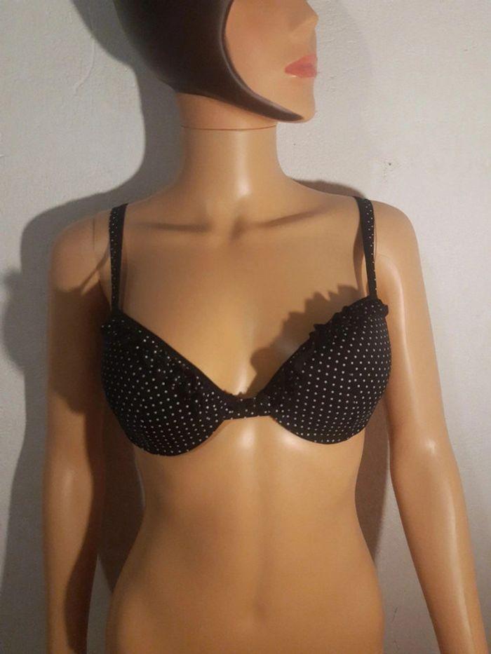 Soutien-gorge avec volants noeud noir avec des pois blancs taille 90B - photo numéro 1