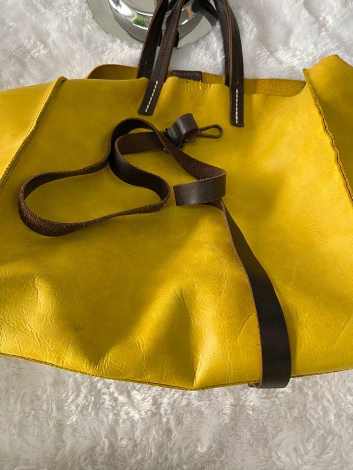 Cabas en cuir + mini sac bandoulière jaune - photo numéro 9