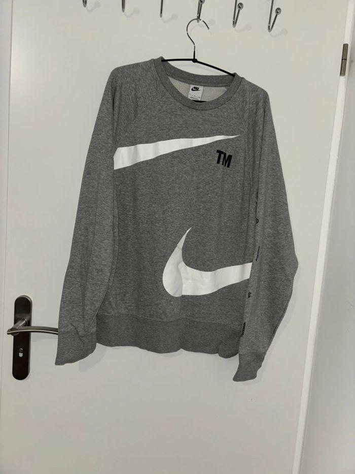 Pull gris Nike taille S mixte - photo numéro 1