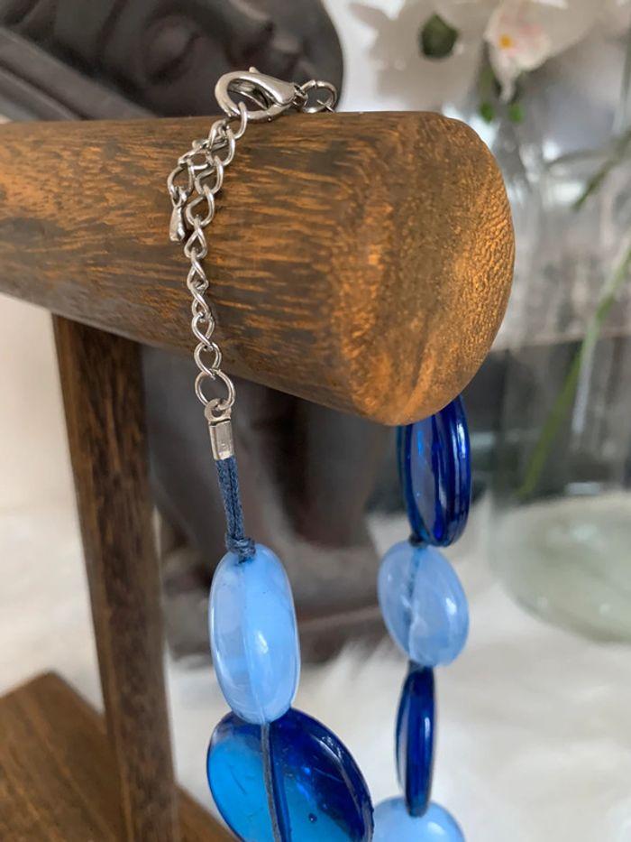 Collier ras de cou grandes perles bleues transparentes - photo numéro 3