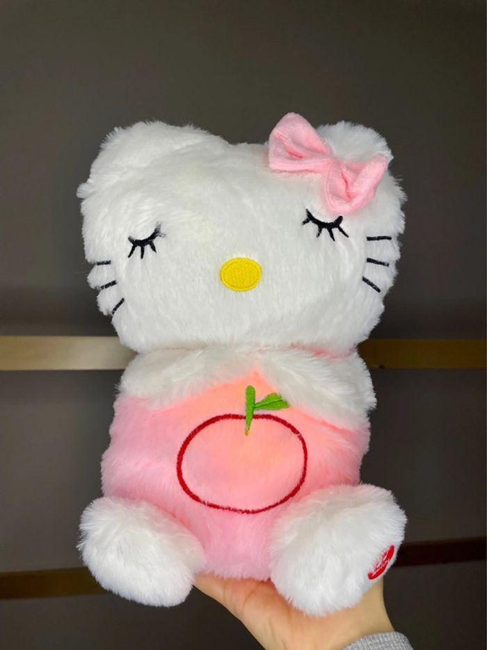 Peluche lumineuse Hello Kitty qui respire - photo numéro 5