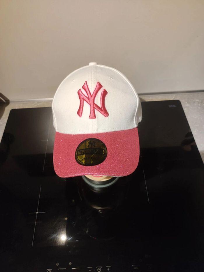 Casquette Yankees paillettes rose neuve - photo numéro 1