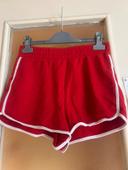 Short de sport rouge