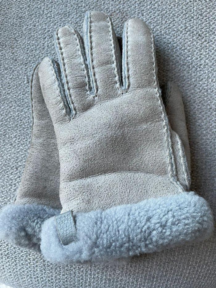 Gants gris UGG authentiques taille M en peau de mouton retournée - photo numéro 4