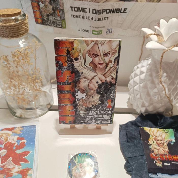 Manga lot de goodies dr stone - photo numéro 2