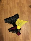 Lot de trois slips en dentelle 38 neufs