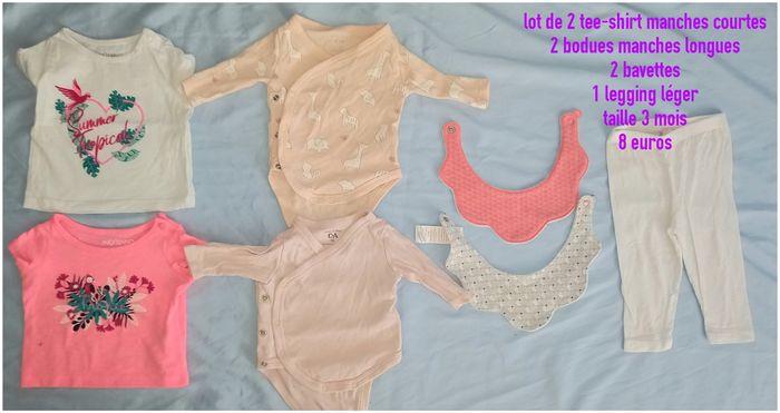 Lot bodies , legging, tee shirt et bavettes