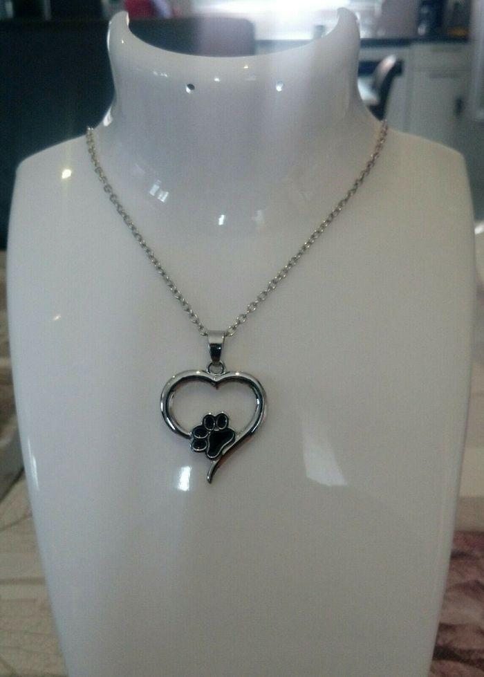 Collier coeur argenté petite patte noire - photo numéro 1