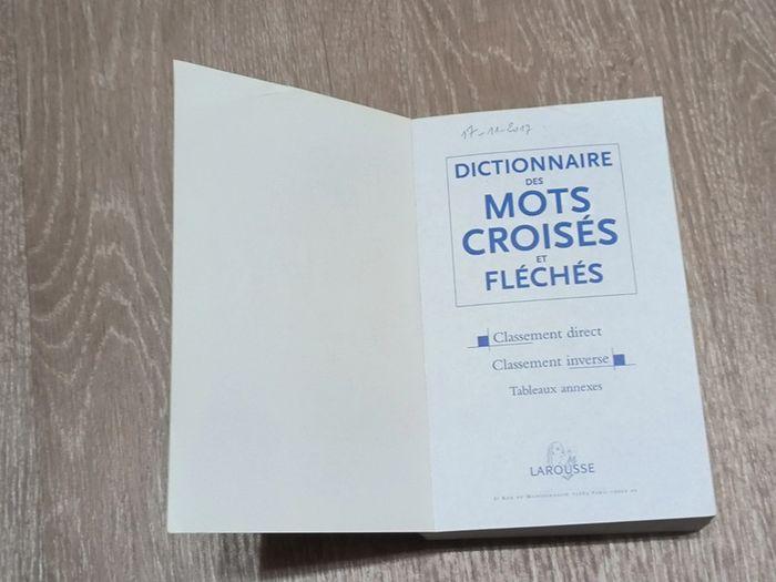 Dictionnaire Larousse des mots croisés et fléchés - photo numéro 2