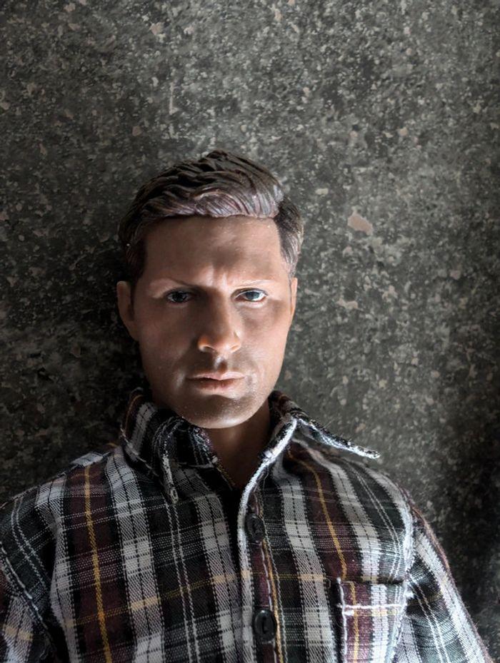 Lot 2 figurines 1/6 Supernatural Dean et Sam Winchester - photo numéro 3