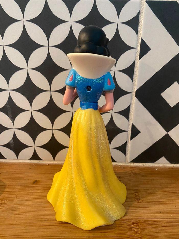 Figurine 17cm blanche neige Disneyland Paris - photo numéro 2