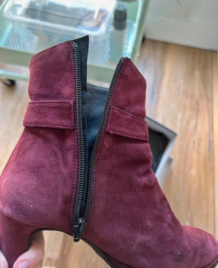 Bottines à talons daim couleur bordeaux Pointure 37 Vera Gomma - photo numéro 4