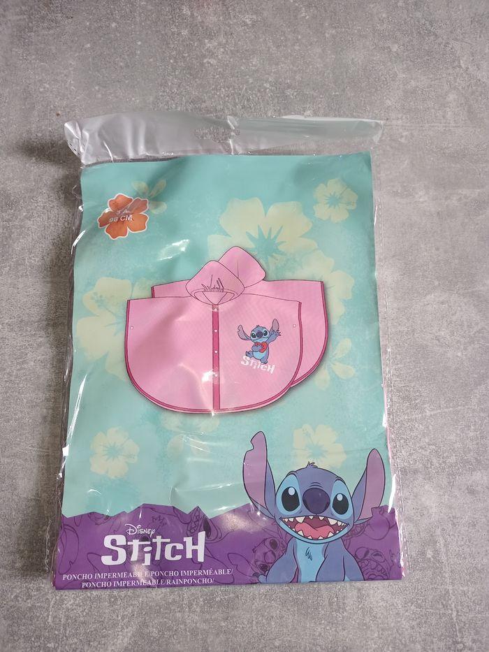 Cape poncho veste de pluie imperméable Stitch Disney - photo numéro 2