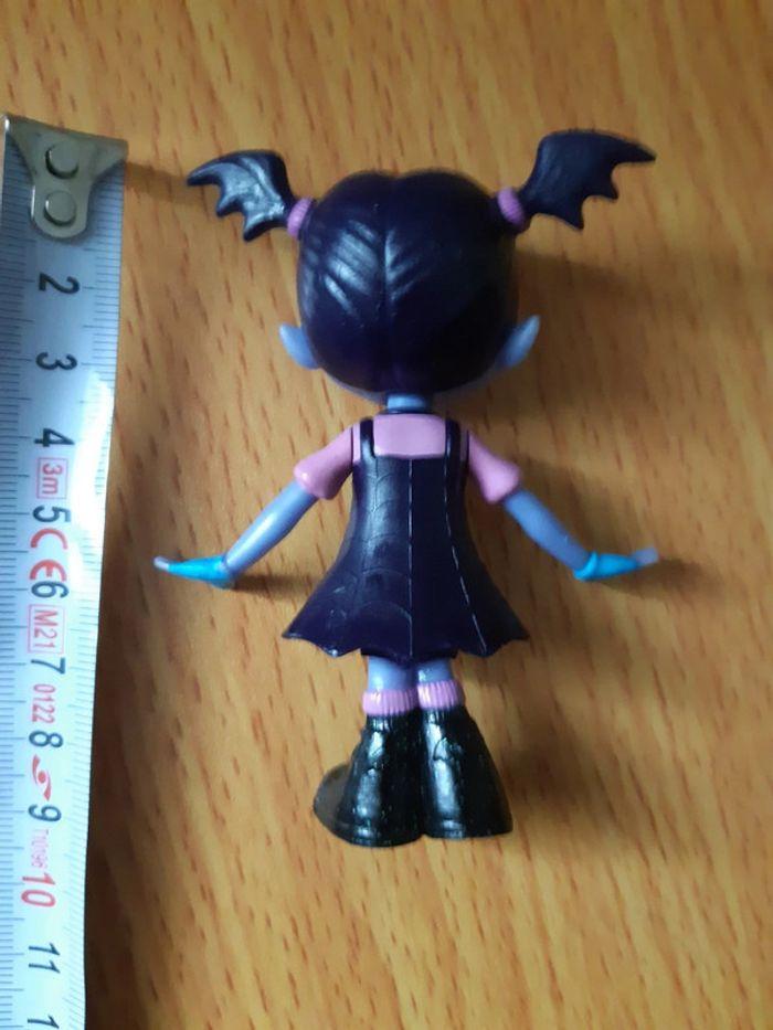 2 Figurines Vampirina - photo numéro 4