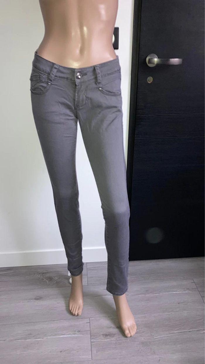 Pantalon gris taille 36 - photo numéro 1