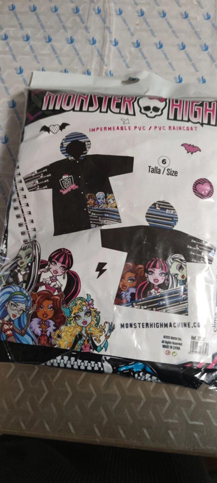 Imperméable noir Monster high 6 ans neuf - photo numéro 3