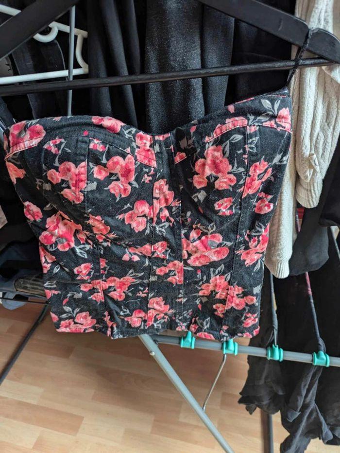 Corset en tissu avec fleurs - photo numéro 1