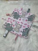 Doudou étiquettes éléphant rose