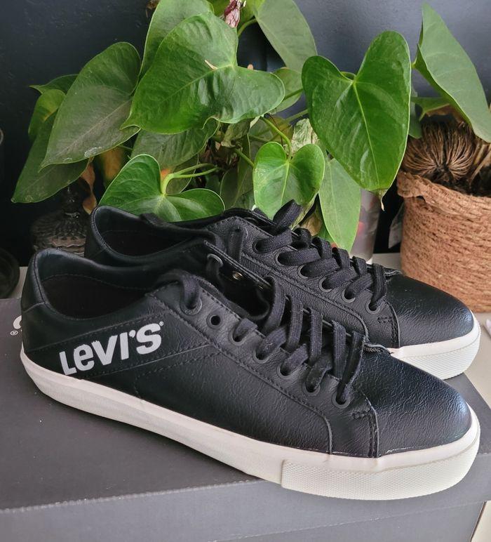 Tennis Levi's cuir   neufs - photo numéro 2