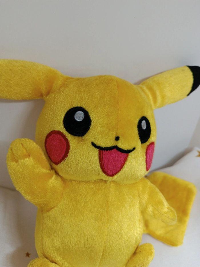 2017 anniversaire Poupée peluche doudou nounours Teddy Bear Pikachu pokémon tomy officiel rouge 20 - photo numéro 2