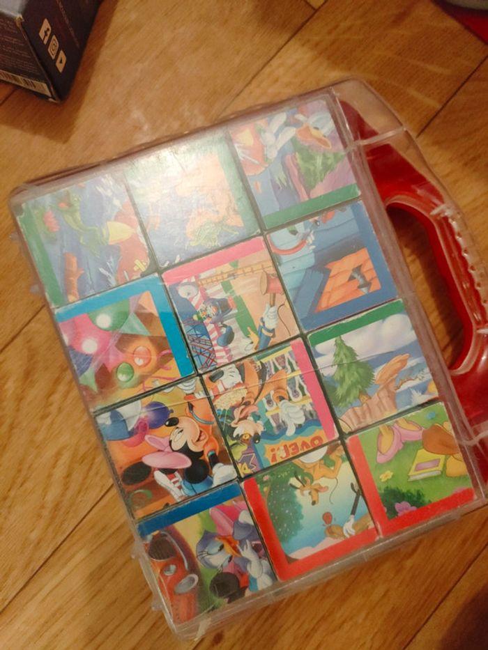 Boite puzzle cubes Minnie et ses amis