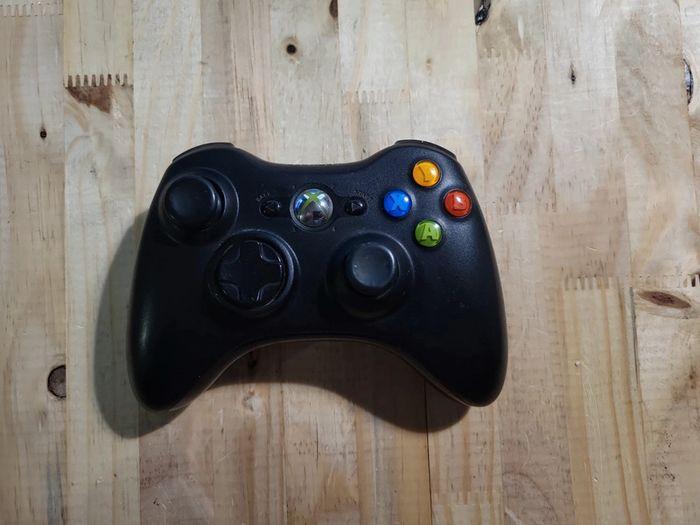 Manette xbox 360 officiel - photo numéro 1