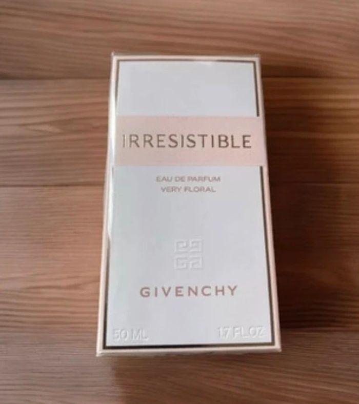 Givenchy Irrésistible very floral eau de parfum - photo numéro 1