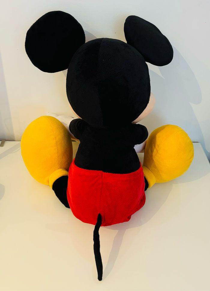 Disneyland Paris Mickey Mouse XL  68 cm grande peluche géante Disney Store knuffel eurodisney Minnie collection rare princesse stitch big feet cuddleez Winnie l’ourson store eurodisney lot SOP77 - photo numéro 6