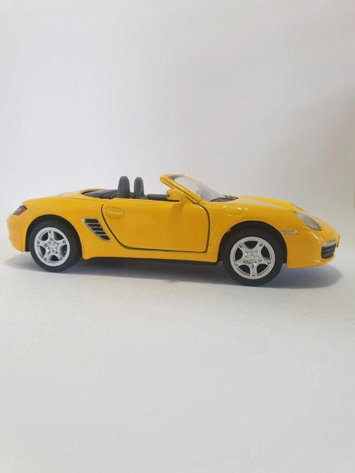 Kinsmart Porsche Boxster S Rétro Friction Jaune - 1/34 - photo numéro 4