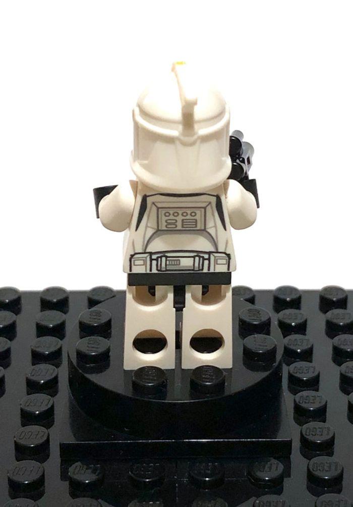 LEGO Star Wars épisode 2 - Clone Trooper Pilot, phase 1 - photo numéro 2