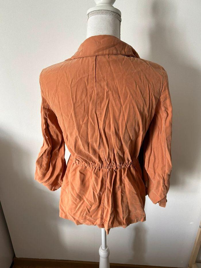 Veste orangée - photo numéro 2