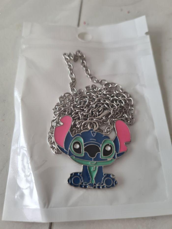 Chaîne avec pendentif stitch Disney neuf